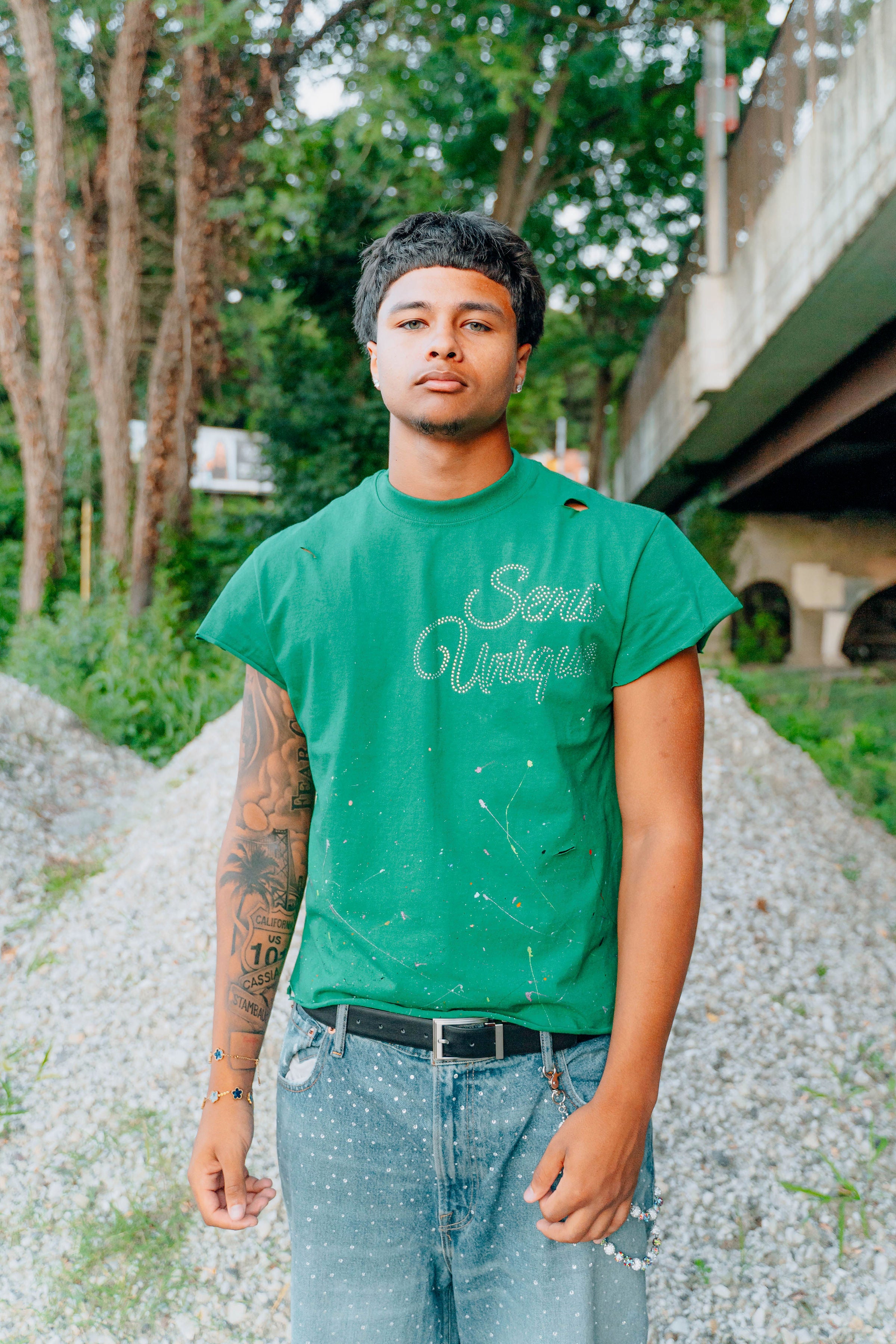 SENS UNIQUE SIGNATURE CUTOFF TEE VERDE LUXE